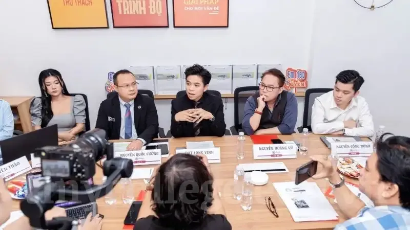Tiểu sử Đạt Long Vinh 5