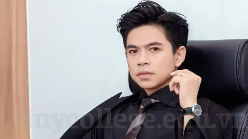 Tiểu sử Đạt Long Vinh 7