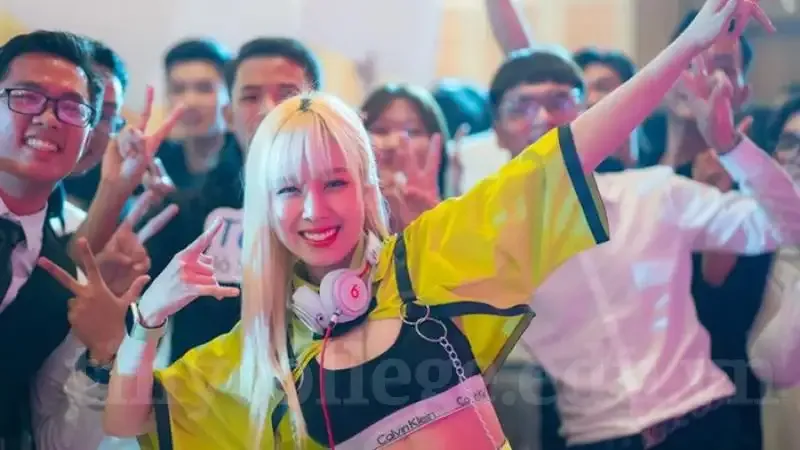 tiểu sử DJ Hyena 3