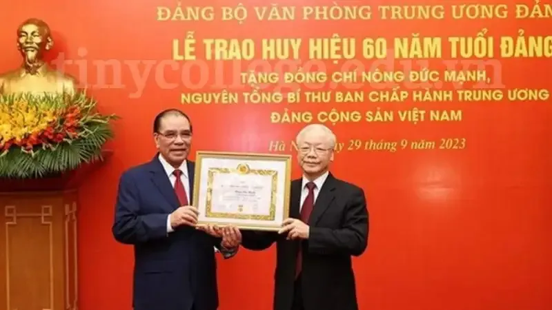 Tiểu sử Nông Đức Mạnh 4