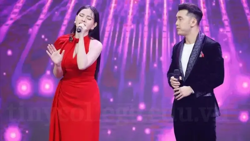 tiểu sử Ưng Hoàng Phúc 3