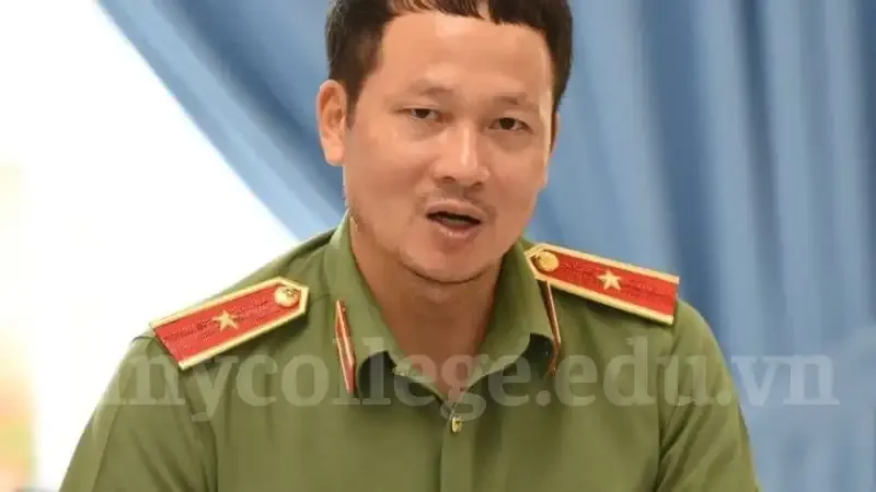 Tiểu sử Vũ Hồng Văn 5