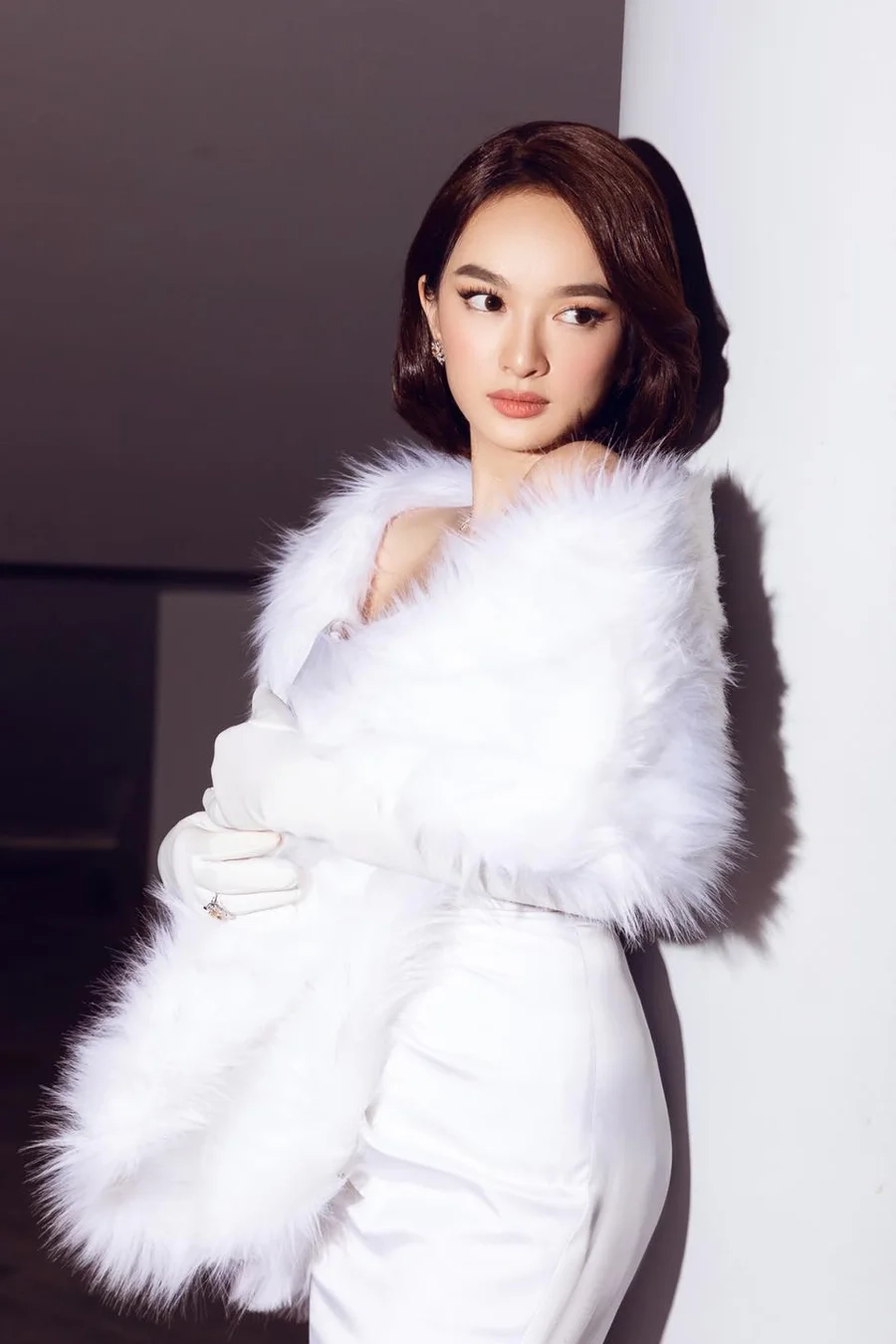 Tìm hiểu thông tin về Kaity Nguyễn phẫu thuật và những thay đổi thú vị trong ngoại hình cô.