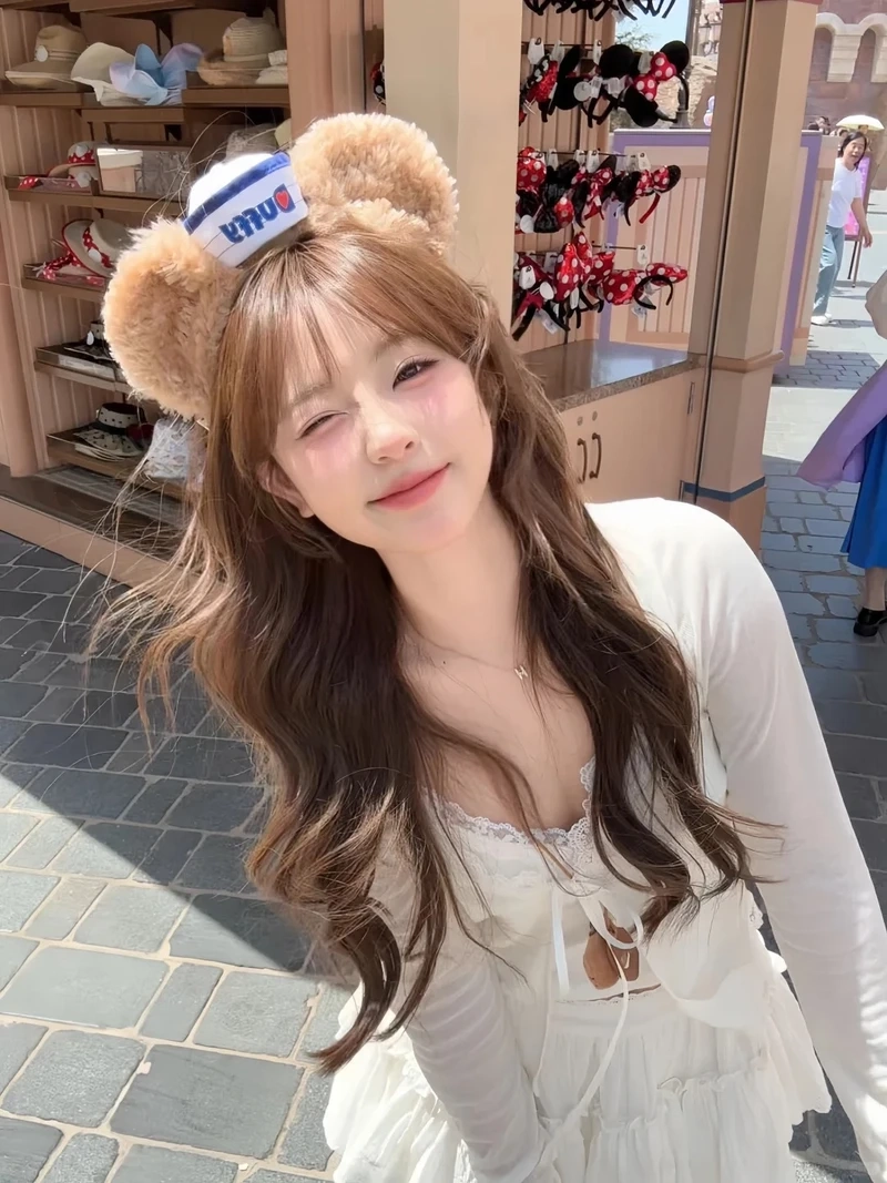 Làm mới màn hình với ảnh gái xinh cười duyên wallpaper trong trẻo cuốn hút