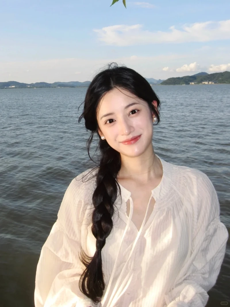 Gái xinh cười duyên là như thế nào?